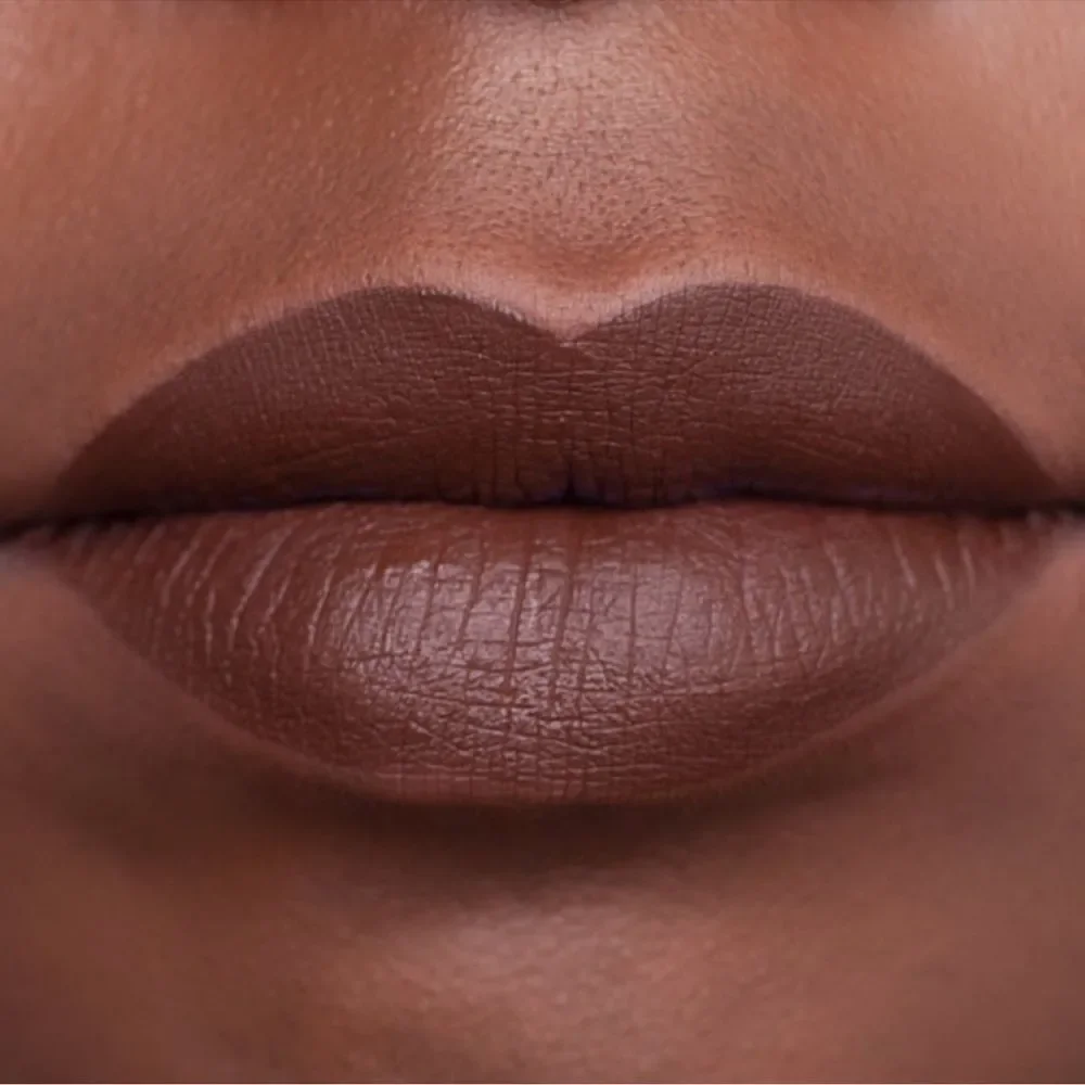 Jeffree Star Velour Iiquid lipstick in Dominatrix